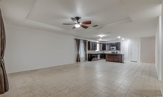 4-bedroom rental at 3727 Painted Tracks in Schertz, TX — photo 4