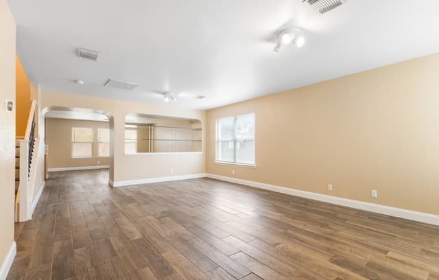 4-bedroom rental at 140 Springtree Pkwy in Cibolo, TX — photo 2
