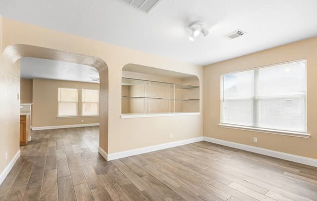 4-bedroom rental at 140 Springtree Pkwy in Cibolo, TX — photo 5