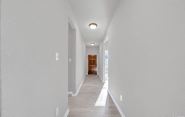 3-bedroom rental at 10423 Francisco Way in Converse, TX — photo 2