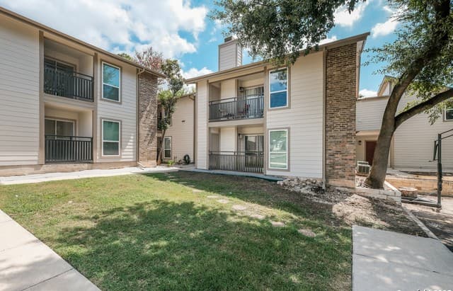 1-bedroom rental at 340 Montclair Unit 205 in Alamo Heights TX