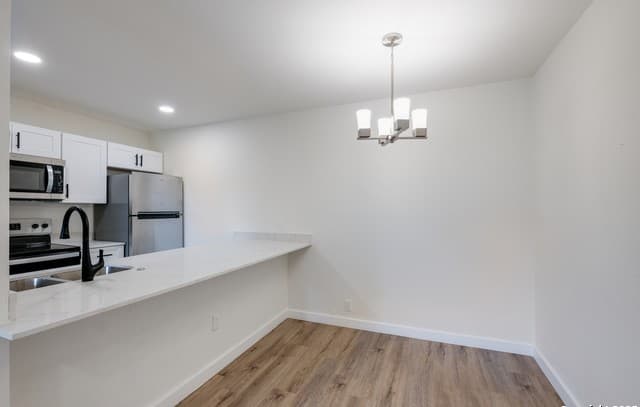 1-bedroom rental at 340 Montclair Unit 205 in Alamo Heights, TX — photo 3
