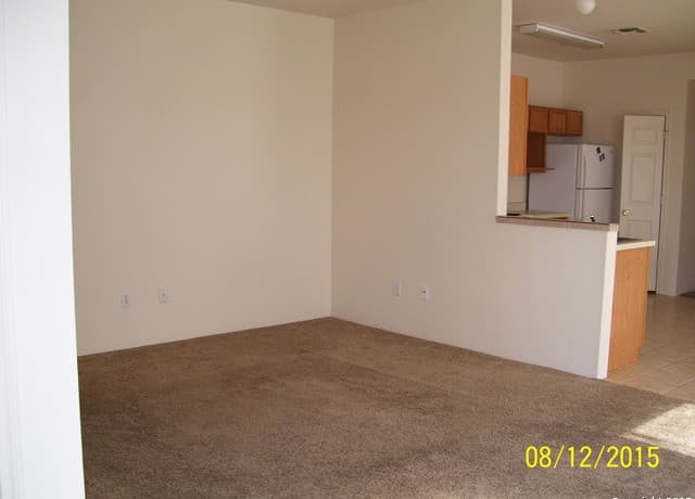 3-bedroom rental at 11214 Center Point Rd in San Antonio, TX — photo 2