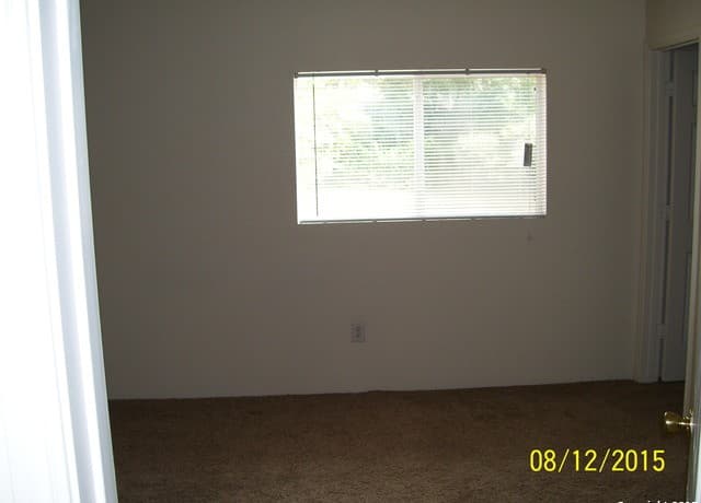 3-bedroom rental at 11214 Center Point Rd in San Antonio, TX — photo 4