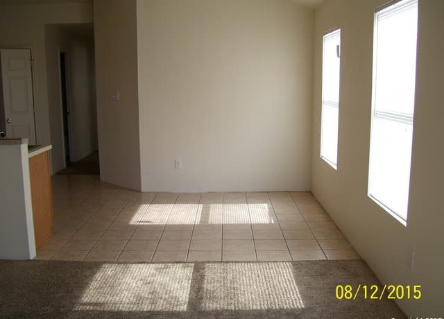 3-bedroom rental at 11214 Center Point Rd in San Antonio, TX — photo 5