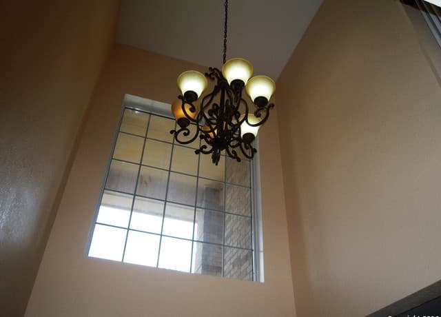 5-bedroom rental at 4223 Whitney Green in San Antonio, TX — photo 5