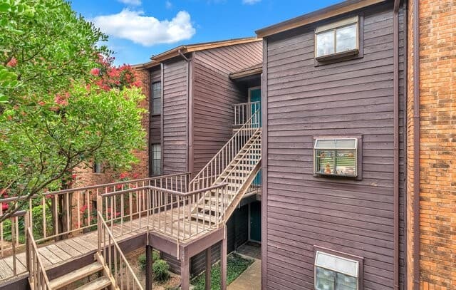 2-bedroom rental at 4212 Medical Unit 1705 in San Antonio, TX — photo 2