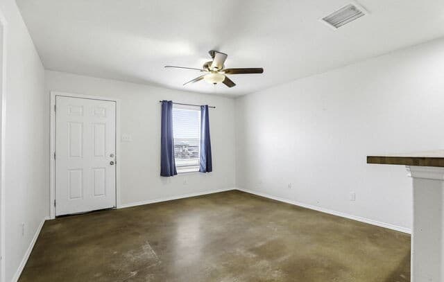 2-bedroom rental at 752 Cimarron Unit B in Spring Branch, TX — photo 2