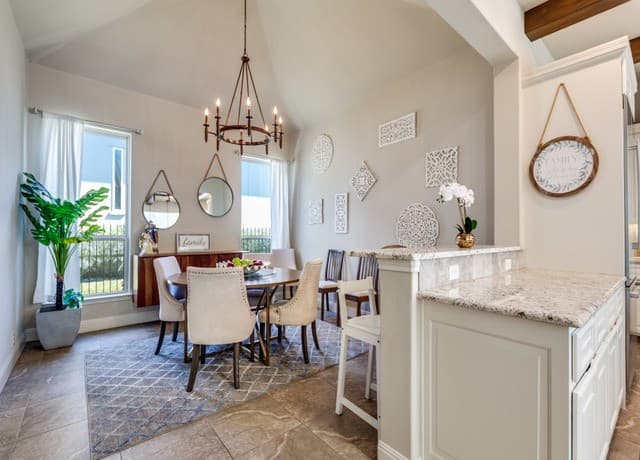 5-bedroom rental at 6314 Sevilla Way in San Antonio, TX — photo 4