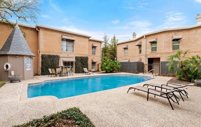 2-bedroom rental at 7707 Broadway Unit 12 in San Antonio TX