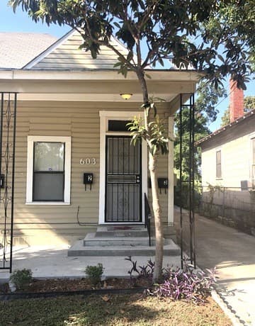 1-bedroom rental at 603 Devine St Unit 2 in San Antonio, TX — photo 2