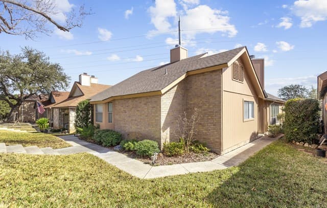 2-bedroom rental at 8430 Cranberry Unit 2 in San Antonio, TX — photo 3
