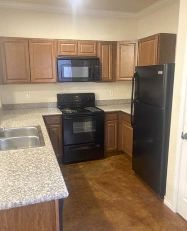 3-bedroom rental at 14103 Volpi Unit 104 in San Antonio, TX — photo 4