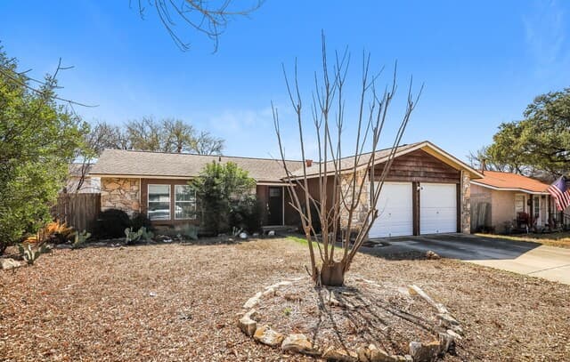 3-bedroom rental at 7030 Settlers Rdg in Leon Valley, TX — photo 2