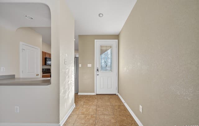 4-bedroom rental at 6037 Scenic Links in Schertz, TX — photo 5