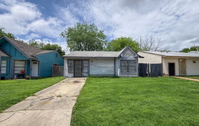 3-bedroom rental at 4047 Indian Sunrise in San Antonio TX