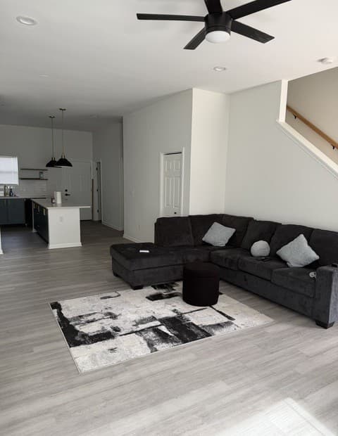 3-bedroom rental at 147 Vine in San Antonio, TX — photo 2