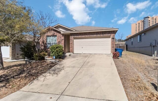 3-bedroom rental at 7827 Liberty Island in San Antonio, TX — photo 2