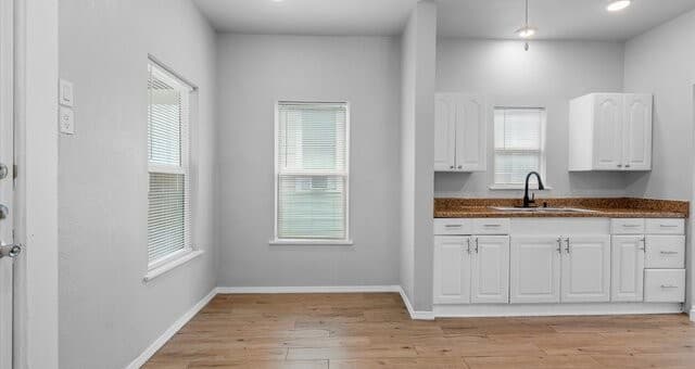 2-bedroom rental at 350 Barrett Pl in San Antonio, TX — photo 5