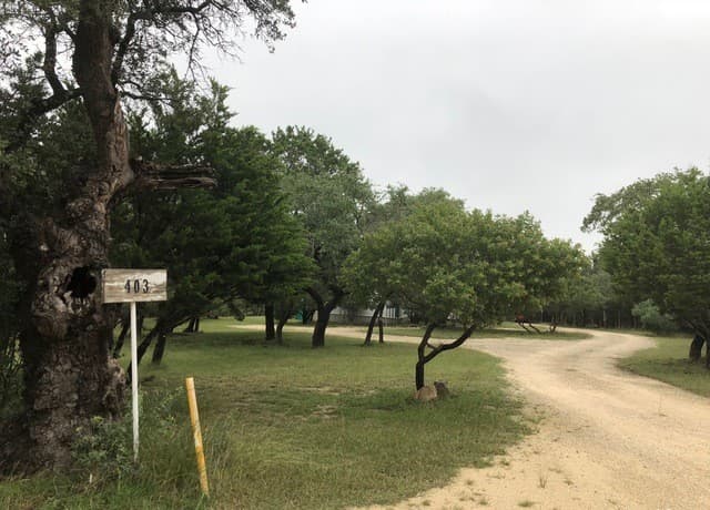 3-bedroom rental at 403 Los Indios Rd in Boerne, TX — photo 2