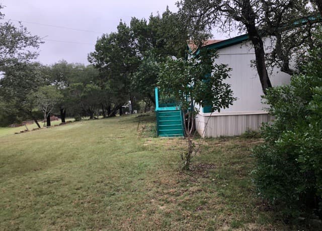 3-bedroom rental at 403 Los Indios Rd in Boerne, TX — photo 4