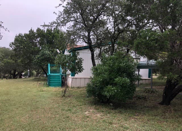 3-bedroom rental at 403 Los Indios Rd in Boerne, TX — photo 5