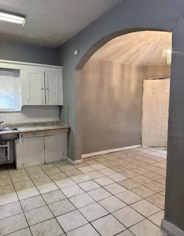 2-bedroom rental at 507 Cantrell Unit B in San Antonio, TX — photo 2