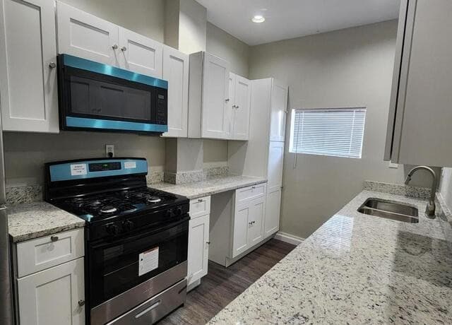 1-bedroom rental at 1027 Mistletoe Unit 2 in San Antonio, TX — photo 5