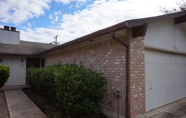 3-bedroom rental at 7222 Rimwood in Live Oak, TX — photo 3