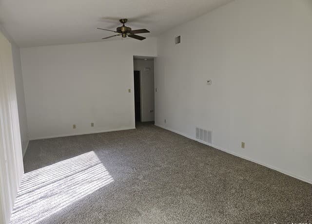 2-bedroom rental at 5319 Ashbury Dr in San Antonio, TX — photo 2