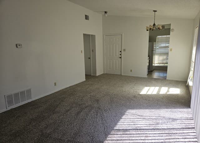 2-bedroom rental at 5319 Ashbury Dr in San Antonio, TX — photo 3