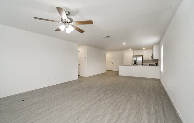 3-bedroom rental at 14007 Southton Basin in San Antonio, TX — photo 5