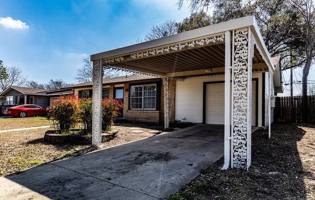 3-bedroom rental at 1006 Sumner Dr in San Antonio, TX — photo 2