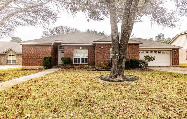 3-bedroom rental at 1628 Bench Trl in Schertz, TX — photo 3