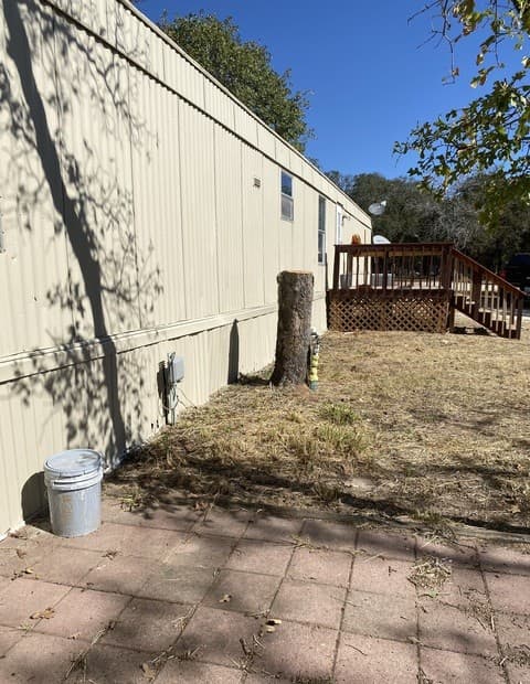 3-bedroom rental at 408 Oak Hollow in La Vernia, TX — photo 5