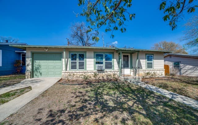 2-bedroom rental at 123 Mink Dr in San Antonio, TX — photo 2