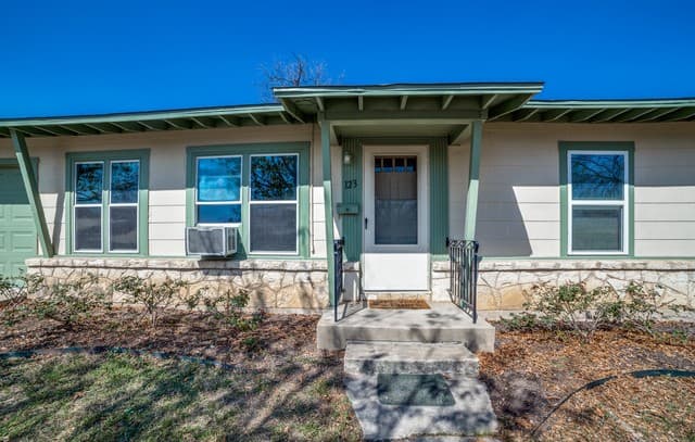 2-bedroom rental at 123 Mink Dr in San Antonio, TX — photo 3