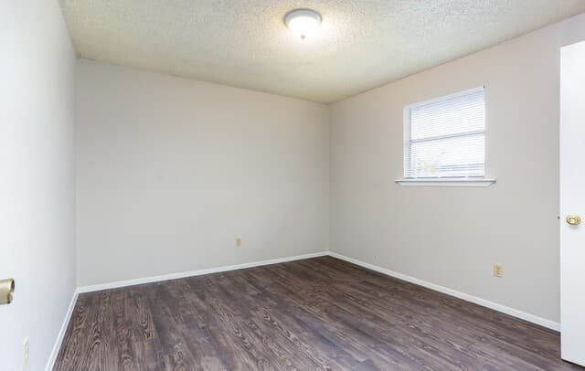 1-bedroom rental at 102 E Cheryl Dr Unit 2 in San Antonio, TX — photo 5