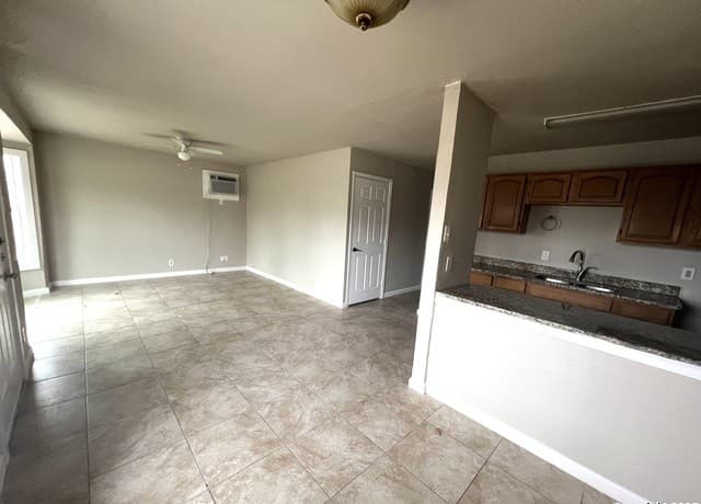 3-bedroom rental at 6214 Slate Valley in San Antonio, TX — photo 4