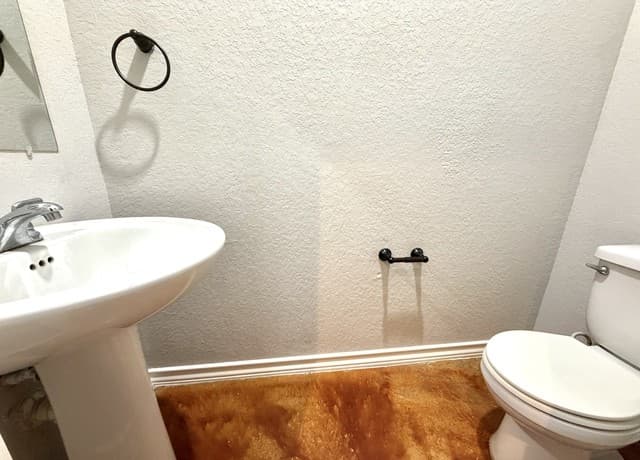 3-bedroom rental at 6412 Attucks Ln in San Antonio, TX — photo 4