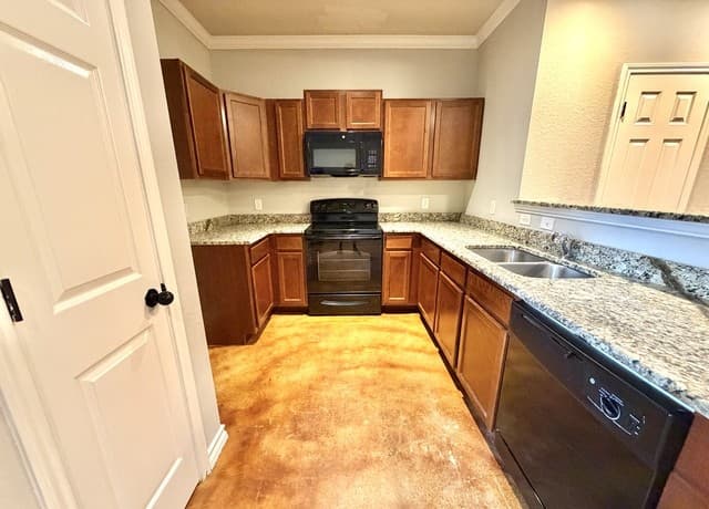 3-bedroom rental at 6412 Attucks Ln in San Antonio, TX — photo 5
