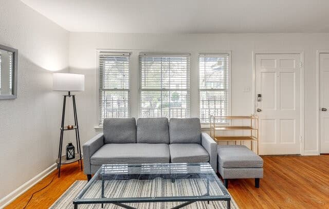 2-bedroom rental at 332 Natalen in San Antonio, TX — photo 2