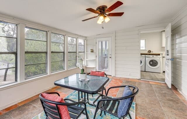 2-bedroom rental at 332 Natalen in San Antonio, TX — photo 5