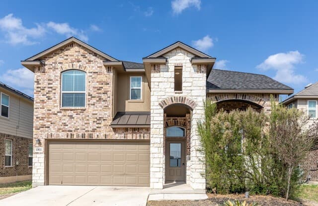 5-bedroom rental at 13811 Newman Stage in San Antonio TX
