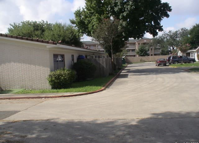 2-bedroom rental at 7923 Donore Pl Unit 16 in San Antonio TX