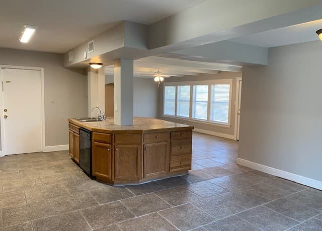 3-bedroom rental at 127 Summertime in San Antonio, TX — photo 3