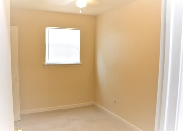 3-bedroom rental at 1409 S 4th Unit 2 in Floresville, TX — photo 5