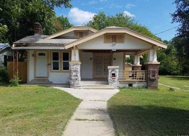 1-bedroom rental at 826 E Erie Ave Unit A in San Antonio TX