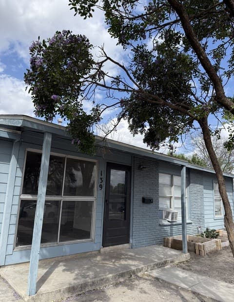 4-bedroom rental at 139 Trudell in San Antonio, TX — photo 3
