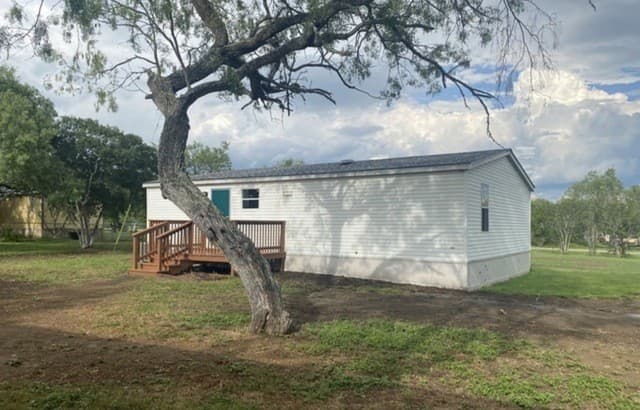 3-bedroom rental at 129 Oak Park in Adkins, TX — photo 2